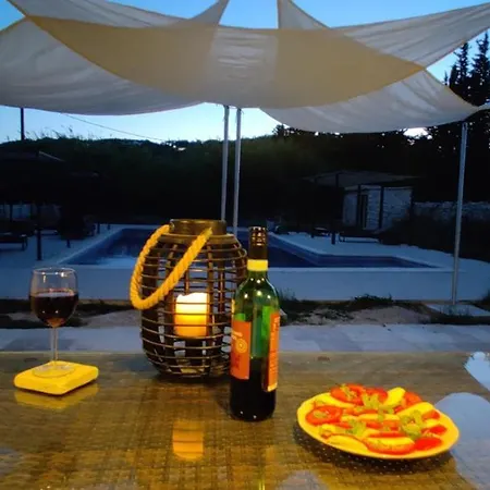 Superbe Chambre Avec Terrasse, Parking Prive, Jardin, Calme, Climatisation, 10 Mn Pont Du Gard #7 Apartment Rochefort-du-Gard