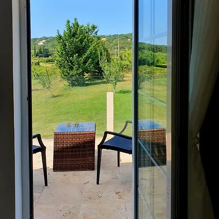 Superbe Chambre Avec Terrasse, Parking Prive, Jardin, Calme, Climatisation, 10 Mn Pont Du Gard #7