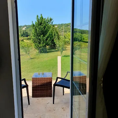 Apartment Superbe Chambre Avec Terrasse, Parking Prive, Jardin, Calme, Climatisation, 10 Mn Pont Du Gard #7 Rochefort-du-Gard